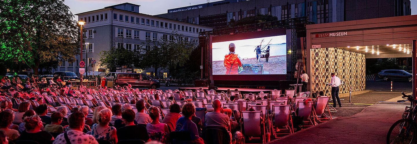 Menschenmenge bei der Vorführung des Films „Wilma will mehr“ beim Campus-Kino 2026