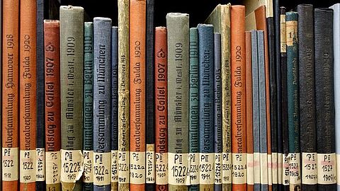 Ausschnitt eines Magazinbestandes der SAPMO.