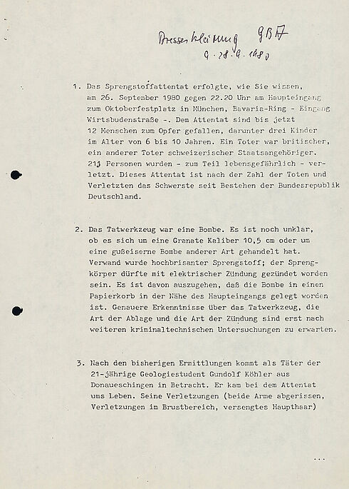 Erste Seite einer fünfseitigen Presseerklärung in Maschinenschrift, mit nummerierten Absätzen und einem handschriftlichen Vermerk