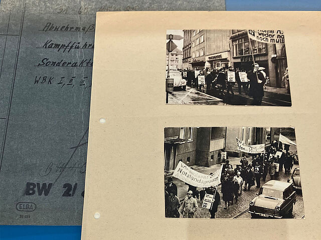 Von Angehörigen der Bundeswehr aufgenommene Fotos vom Ostermarsch in Bielefeld 