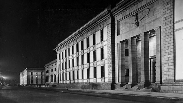 Nachtaufnahme der Reichskanzlei