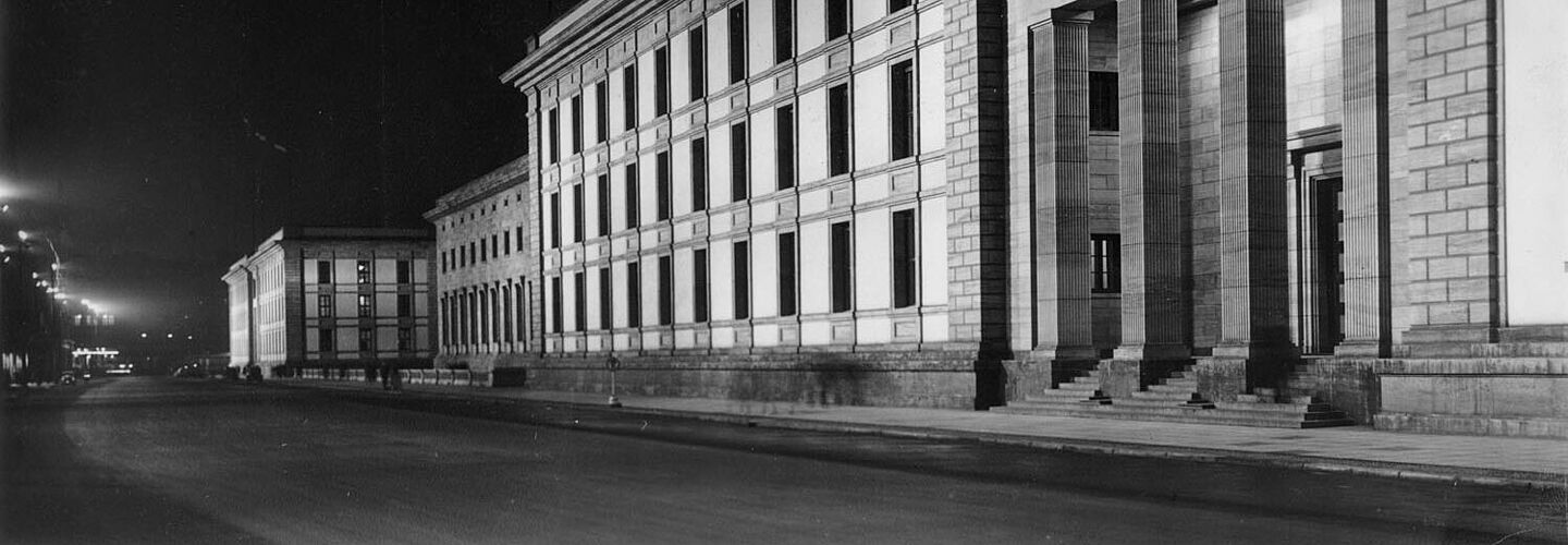  Nachtaufnahme der Reichskanzlei