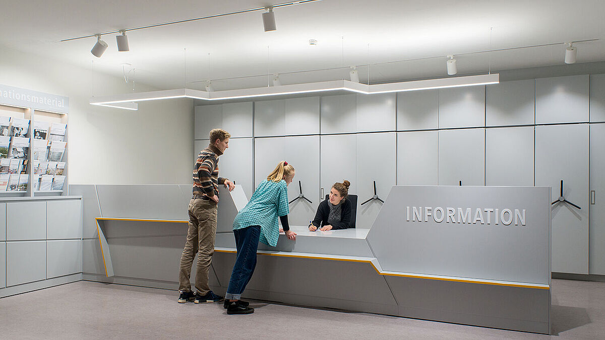 Visitor's Service