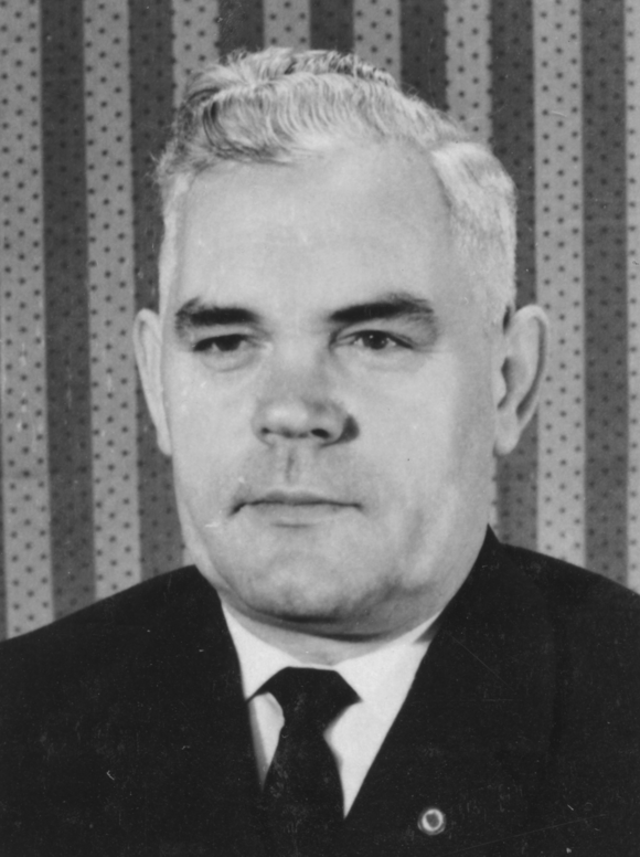 Foto von Emil Wagner von seiner Kaderkarteikarte.