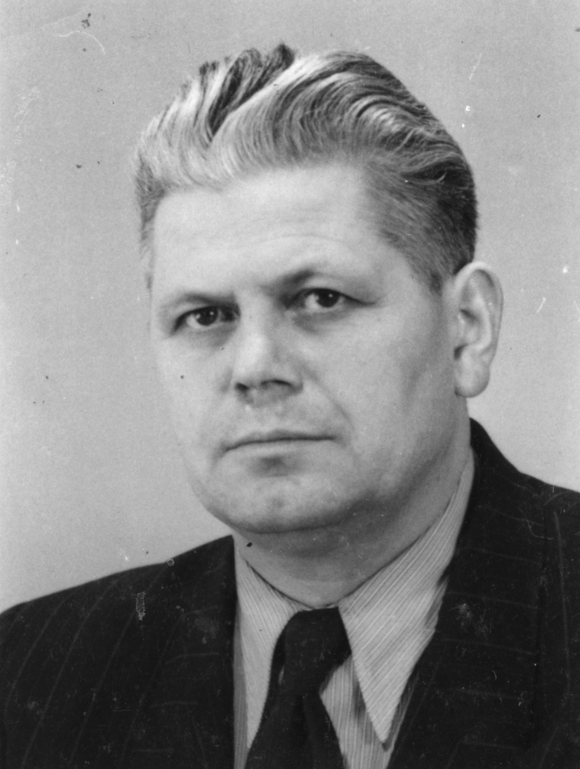 Foto von Alfred Schönherr von seiner Kaderkarteikarte. 