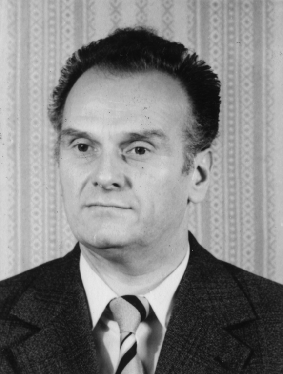 Foto von Alfred Kleine von seiner Kaderkarteikarte. 