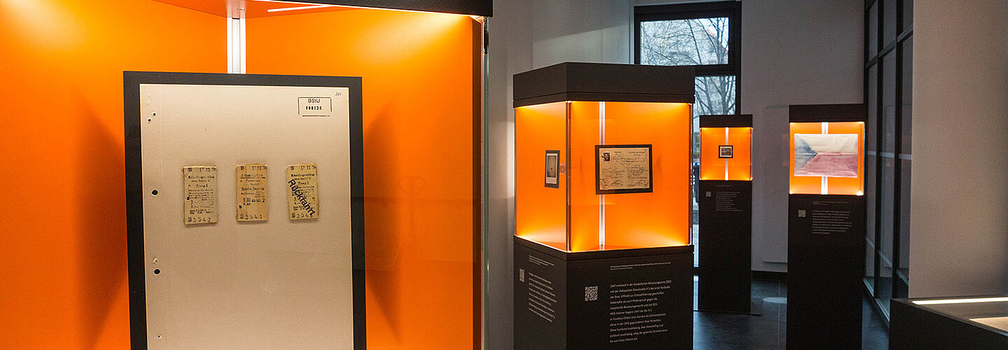 Blick in die Wanderausstellung „Alles Wissen Wollen”